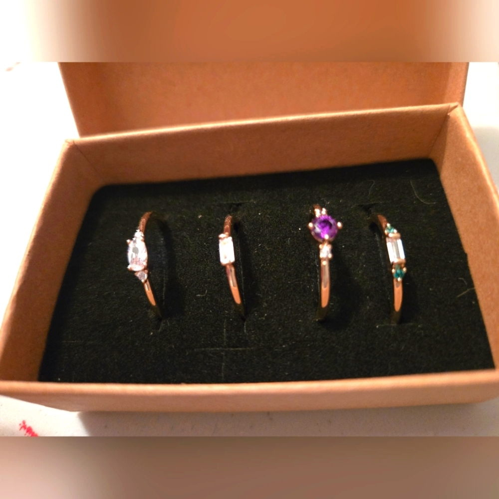 NWOT Gorgeous Ring Set